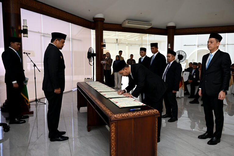 Bobby Nasution Lantik Direksi dan Komisaris Dua BUMD, Minta Segera Buat Rencana Strategis Bisnis Tingkatkan PAD