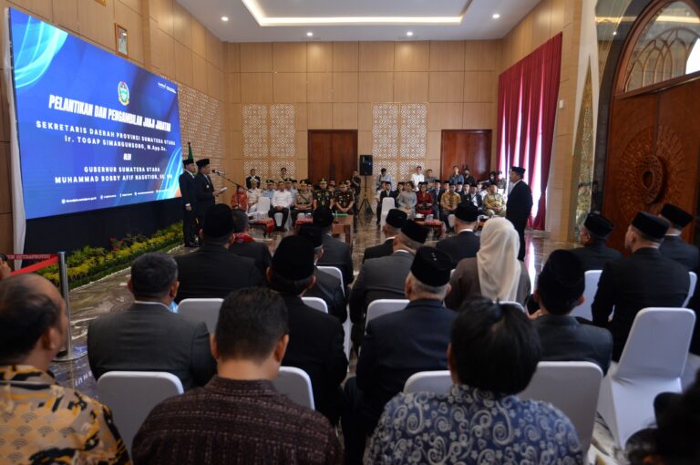 Bobby Nasution Lantik Togap Simangunsong Jadi Sekdaprov Sumut