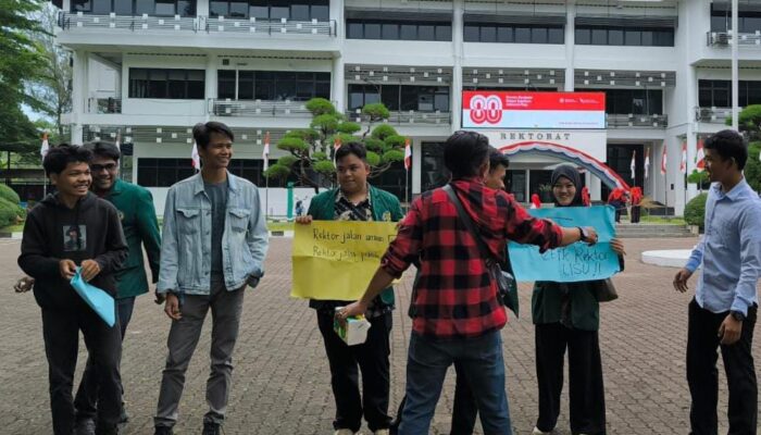 Mahasiswa Demo Rektor USU Muryanto Amin Pasca Diperiksa KPK