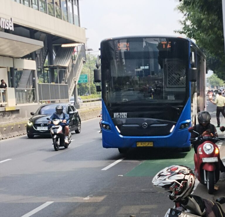 Meski Belum Semua Jalan, Transjakarta Berikan Layanan Tarif Gratis