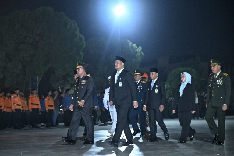 Gubernur Sumut Bobby Nasution dan Wagub Surya, Ikuti Apel Kehormatan dan Renungan Suci di Makam Pahlawan Bukit Barisan