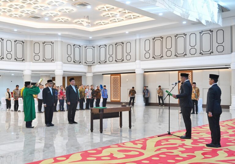 Lantik Dua Pejabat Eselon II, Gubernur Sumut Bobby Nasution Ingatkan Jangan Korupsi