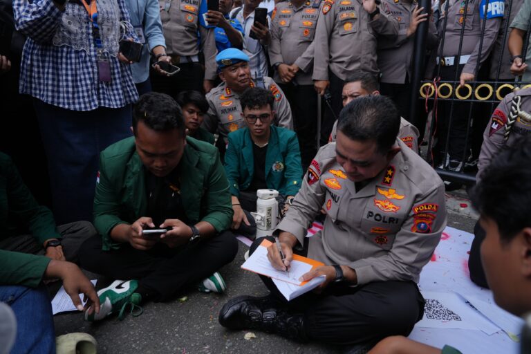 Kapolda Sumut Rangkul Mahasiswa BEM USU, Aspirasi Disampaikan dengan Damai