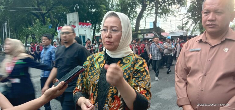 Menerima Aspirasi Mahasiswa, Ketua Fraksi Demokrat DPRDSU: Kesejahteraan Guru Prioritas Dibahas di R-APBD 2026