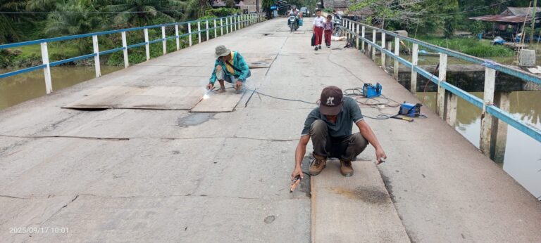 Pemkab Lakukan Pemeliharaan Jembatan Rantau Panjang, Kadis SDABMBK: Tahun Depan Direhab Total