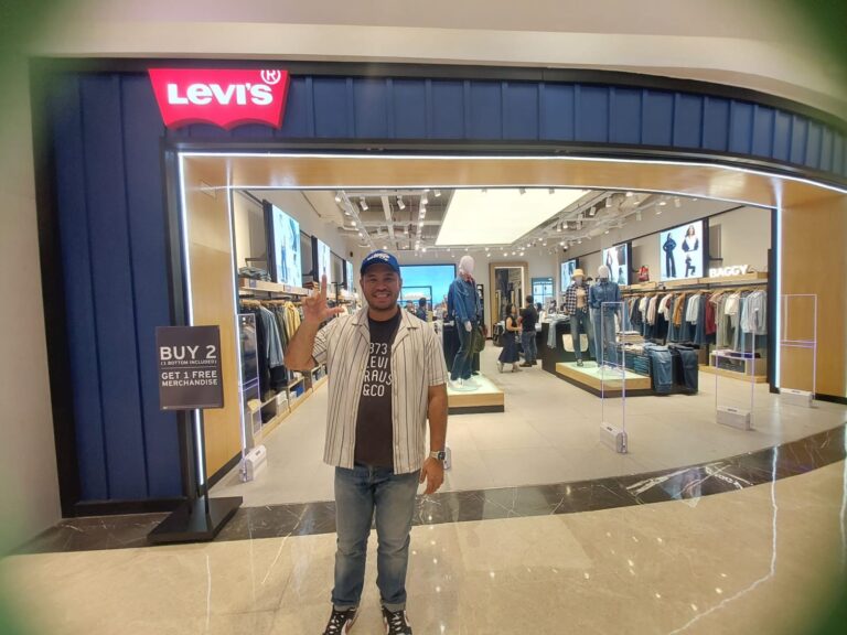 “The Icons: Style in Denim” di Levi’s® original Store Sun Plaza Medan