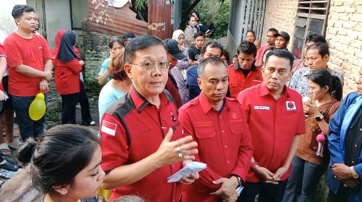 PDI Perjuangan Kota Medan Bantu Korban Kebakaran, Warga Ucapkan Terima Kasih