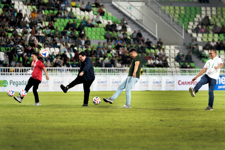 Gubernur Bobby Nasution dan Ketua PSSI Erick Thohir Tendang Bola Buka ‘Pegadaian Championship’