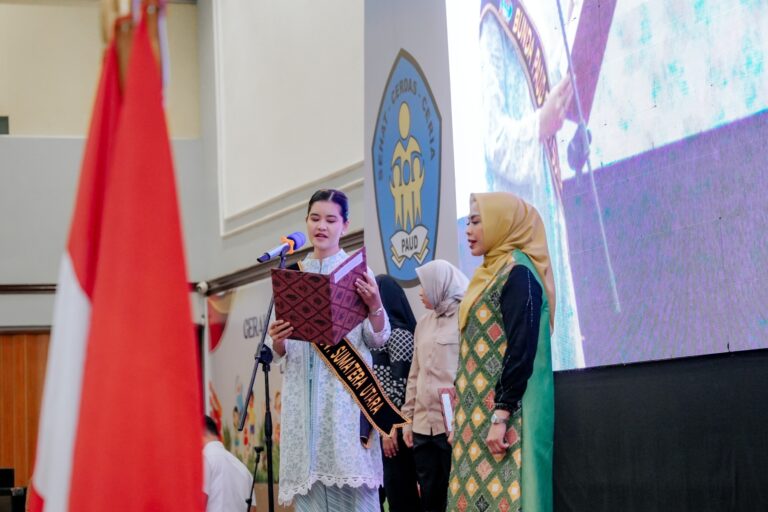 Lantik Bunda PAUD Labuhanbatu, Kahiyang Ayu Harapkan Terwujudnya Layanan Pendidikan Anak Berkualitas