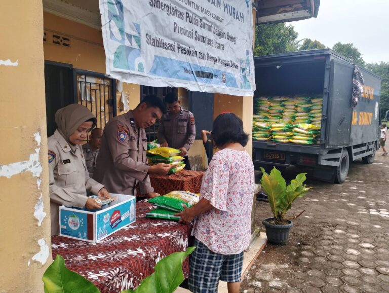 Jumat Berkah Polda Sumut: Polri Turun Langsung Bantu Masyarakat Lewat Gerakan Pangan Murah