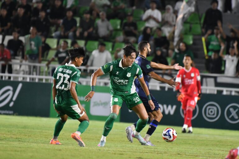 Laga PSMS Kontra Persikad di Stadion Utama Sumut