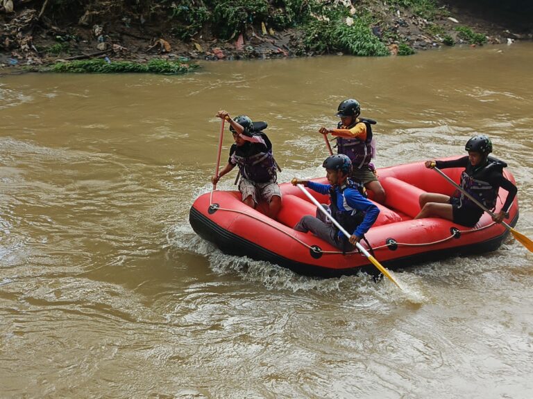 Peroleh 2 Emas, Medan Belawan Juara Umum Porkot Cabor Arung Jeram