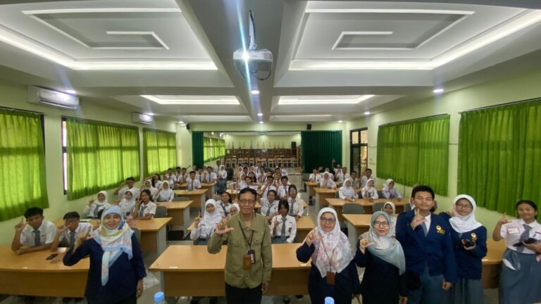 Bulan Bahasa SMA Negeri 77 Jakarta: Membangun Generasi Cerdas Berbahasa dan Kritis Melalui Pelatihan Jurnalistik
