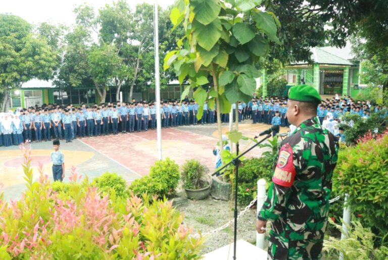Babinsa Pimpin Upacara Khidmat Hari Kesaktian Pancasila di MTsN 1 Labuhanbatu