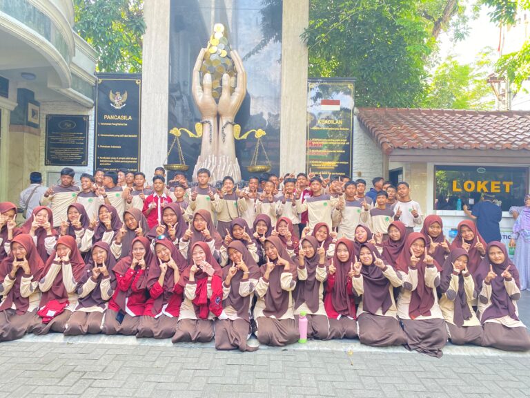 SMP IT Ali bin Abi Thalib Laksanakan Study Tour Bertajuk CIRCLE ke Museum di Medan