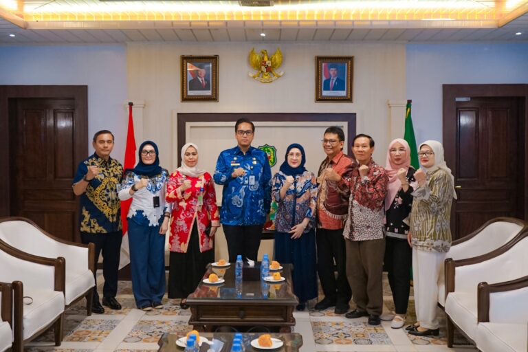 Rico Waas Harap Notaris Bekerja Profesional