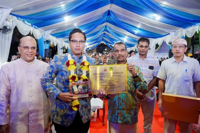 Perayaan Deepavali, Wali Kota Medan Rico Ajak Warga Hidupkan Cahaya Dalam Keluarga