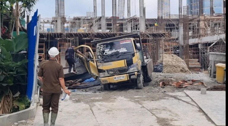Rommy Van Boy Geram, Oknum Pengamanan Proyek Halangi Wartawan Liput Kecelakaan Kerja Maut di Jalan Cut Meutia