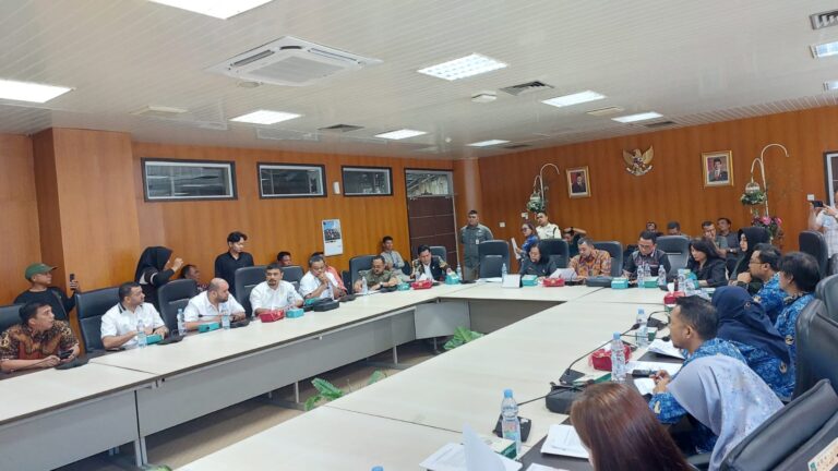 DPRD Medan Sahuti Aspirasi Warga, Minta PT Agro Ray Mas Supaya Ditutup
