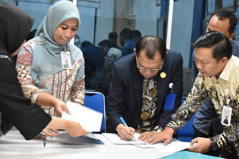 Pererat Kolaborasi, LLDikti Wilayah 1 Terima Bantuan Alat Podcast dari BSI