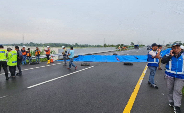 Jalan Tol MKTT Amblas