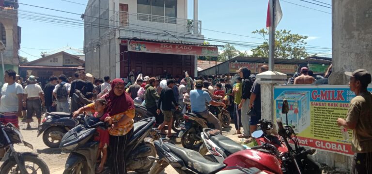 Tidak Peduli – Timbun Bantuan Korban Banjir, Camat Barus Melarikan Diri Dikejar Masyarakat