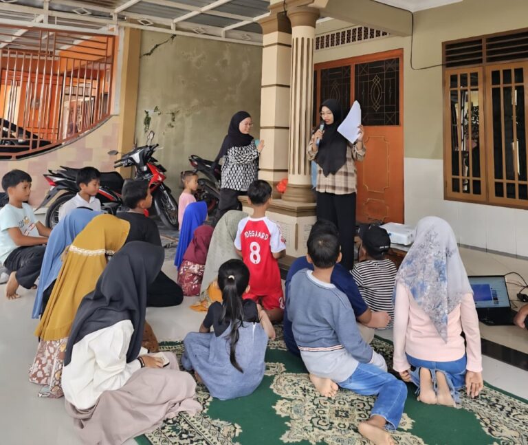 Rosmalinda Dorong Bank Sampah Berbasis GEDSI Lewat Proyek Desa Binaan USU