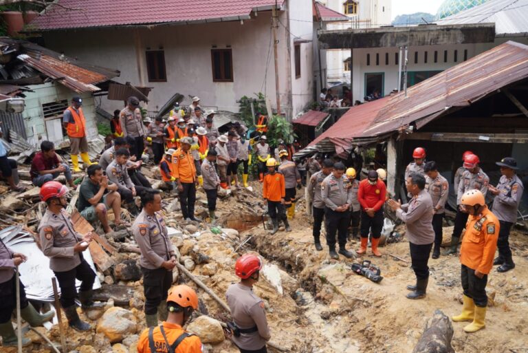 Update Korban Bencana di Sumut: 33.898 KK Terdampak, 347 Orang Meninggal Dunia, 74 Hilang