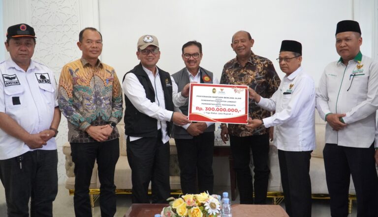Bupati Langkat Terima Bantuan Rp300 Juta dari Wali Kota Yogyakarta untuk Korban Banjir