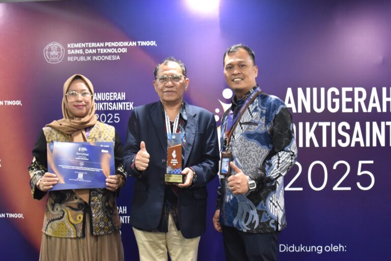 LLDIKTI Wilayah I Sumut Borong Dua Penghargaan Gold Winner 2025 dari  Kemdiktisaintek