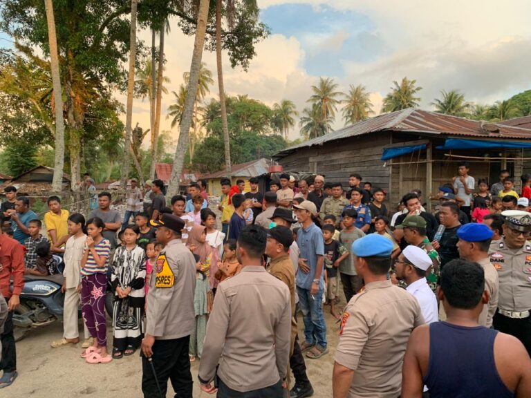 Tim Gabungan Grebek Kampung Narkoba di Desa Singkuang I dan II