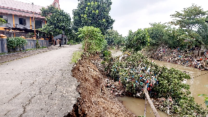 Jalan Inspeksi Terancam Putus, El Barino Desak Pemko Medan dan BBWS Segera Perbaiki
