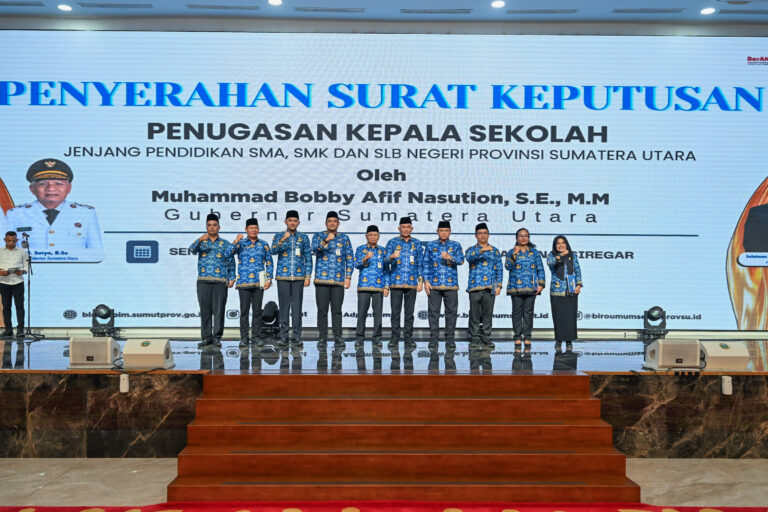 Serahkan 248 SK Penugasan Kepala Sekolah, Gubernur Sumut Bobby Nasution Ingatkan Jangan Ada Pungli