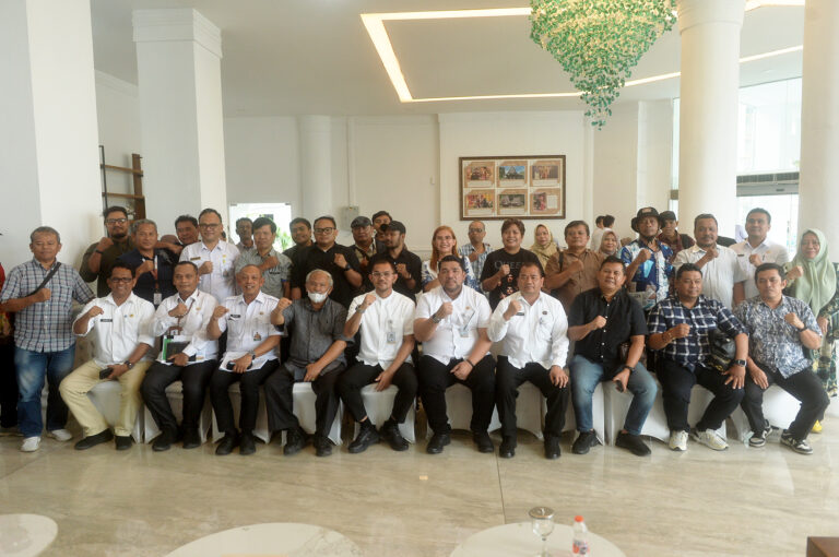100 % Sekolah di Sumut Kini Teraliri Listrik dan Internet