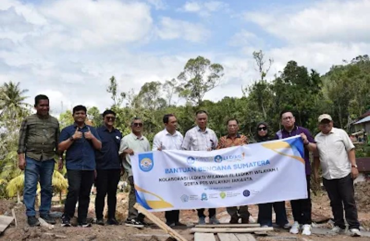 Gandeng Kampus se-Jakarta, LLDIKTI Salurkan Bantuan Korban Banjir di Sumatera Utara