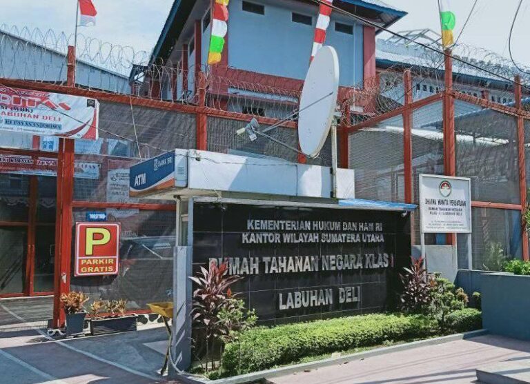 Pegawai Rutan Labuhandeli Diduga ‘Selundupkan’ Wanita Penghibur ke Dalam Tahanan