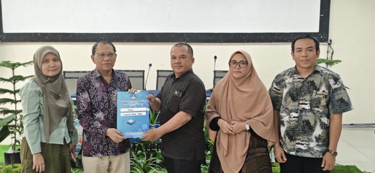 Akreditasi Unggul Jadi Target, LLDikti Sumut Serahkan SK Lektor Kepala kepada 65 Dosen PTS