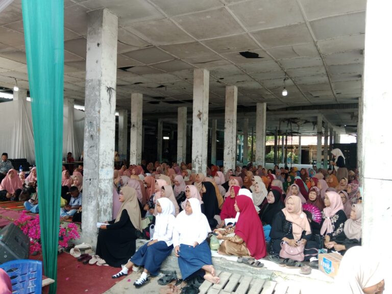 Peringati Isra Mi’raj, Warga Desa Cinta Rakyat Gelar Pengajian Akbar dan Santunan Anak Yatim