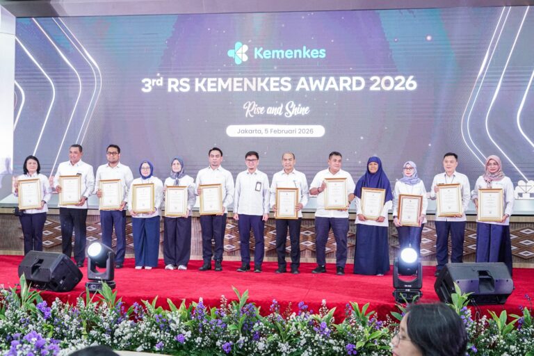 Capaian Kinerja 2025, RS Adam Malik Raih 2 Penghargaan Nasional dari Kemenkes RI