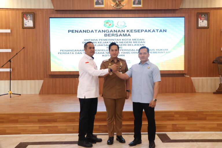 Wali Kota Medan – Kajari Tanda Tangan Kesepakatan Bersama