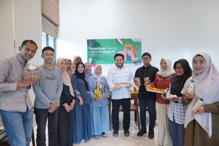 Pertamina Patra Niaga Sumbagut Bekali UMKM Binaan dengan Pelatihan Fotografi Produk
