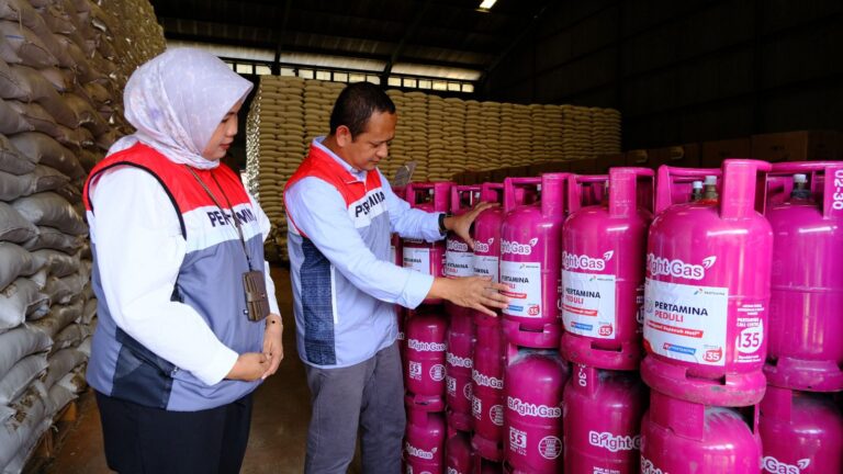 Pertamina dan SERUNI Serahkan Bantuan Sarana Air Bersih dan 1.577 Tabung Bright Gas bagi Warga Terdampak Bencana di Kabupaten Pidie Jaya