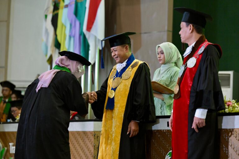 From Theory to Action, Pesan Rektor USU Untuk 1.843 Wisudawan