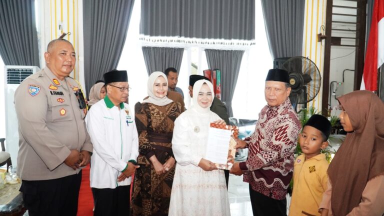 Bupati Langkat Salurkan ZIS Baznas 2026, Siswa Dan Guru Ngaji Terdampak Banjir Terima Bantuan