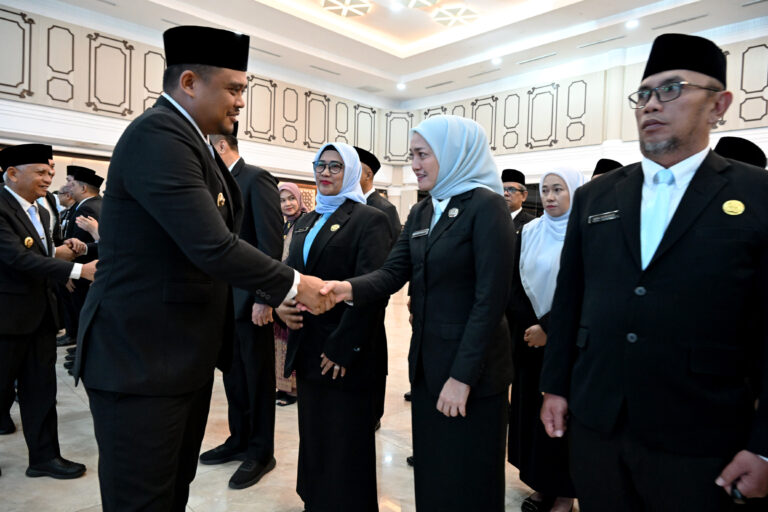 Gubernur Bobby Nasution Lantik 308 Pejabat Pemprov Sumut, Ingatkan Jangan Ada Pungli