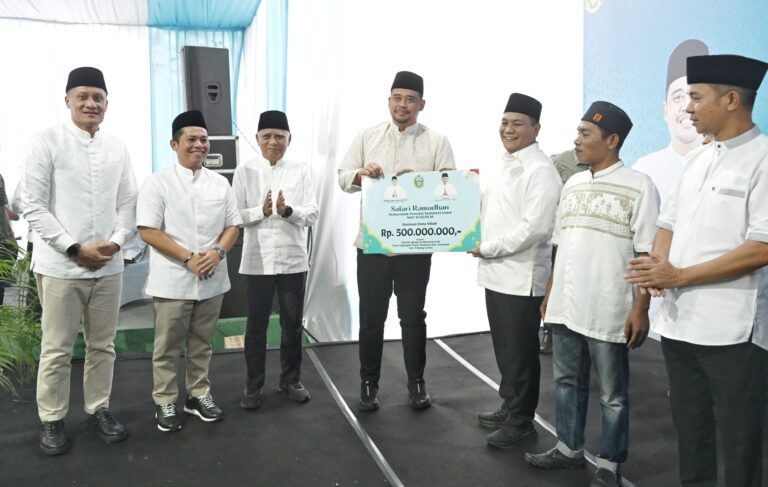 Gubernur Bobby Nasution Serahkan Hibah Rp500 Juta, Tekankan Masjid Harus Sejahterakan Jemaah