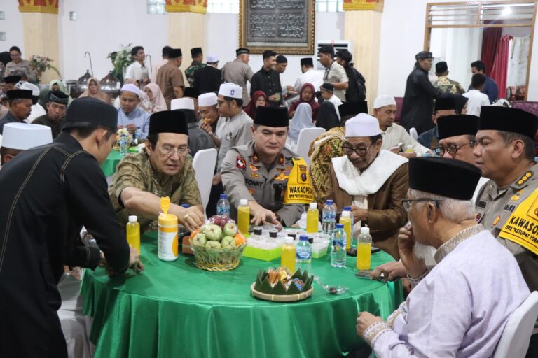Safari Ramadhan Polda Sumut di Pesantren Al Kautsar, Wakapolda dan Kapolrestabes Medan Pererat Silaturahmi dengan Ulama