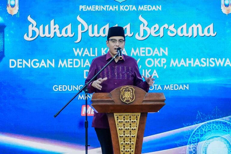 Buka Puasa Bersama Insan Media – Ormas, Rico Waas Ajak Perkuat Persatuan