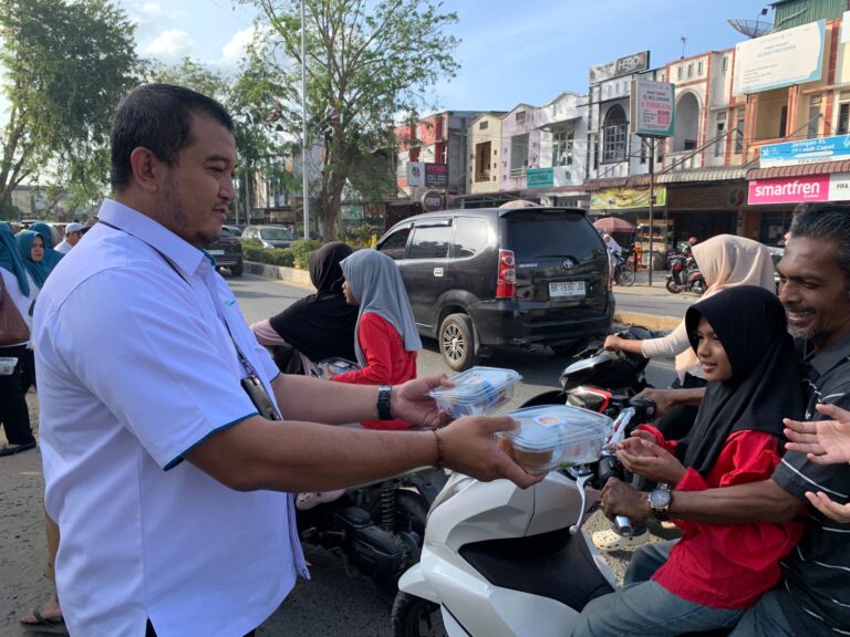 Indahnya Ramadhan, BPJS Ketenagakerjaan Berbagi Takjil Gratis kepada Masyarakat Kota Langsa