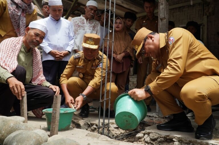 Bedah Rumah Warga Miskin Ekstrem, Pemkab Deli Serdang Mulai Tata Kawasan Kumuh Lubuk Pakam